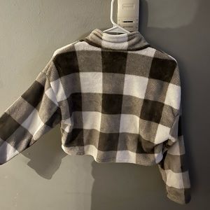 Size XS brown and white cropped sweatshirt.
